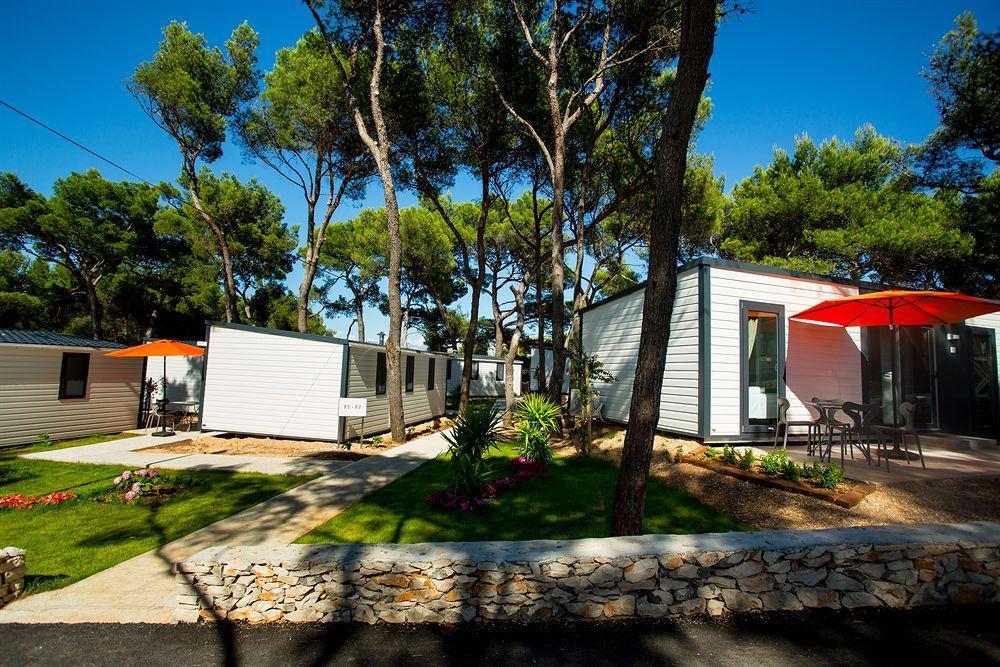 Waterman Beach Village Supetar Exterior photo